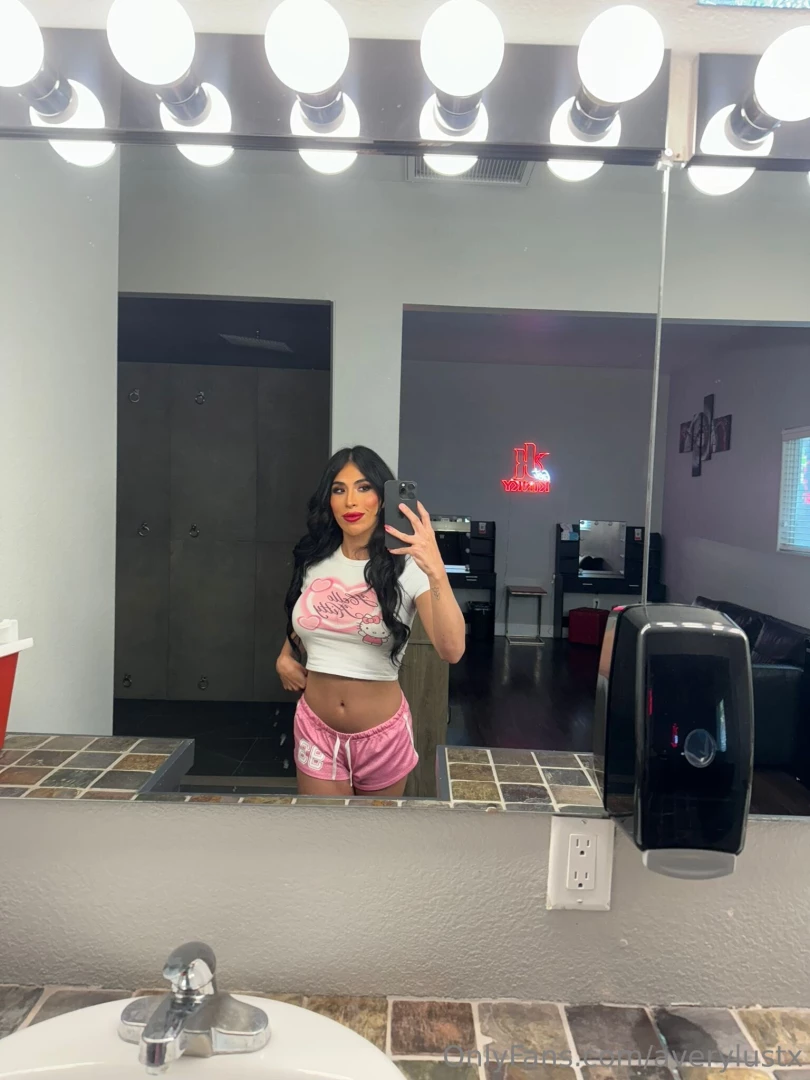 Ive got that red lip classic thing that you like 