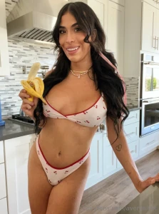 It s breakfast time and i have a craving