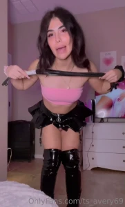 Dommy mommy submit to me