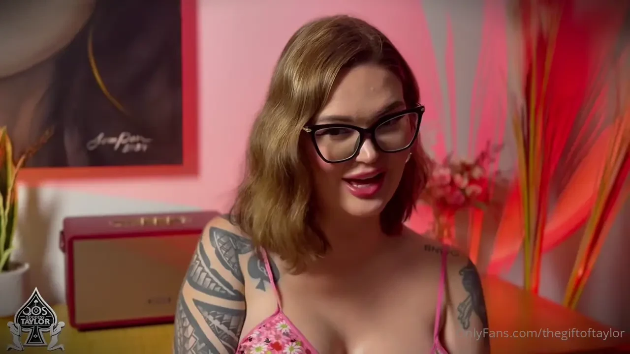 She deserves bigger new video sending out right now bois 