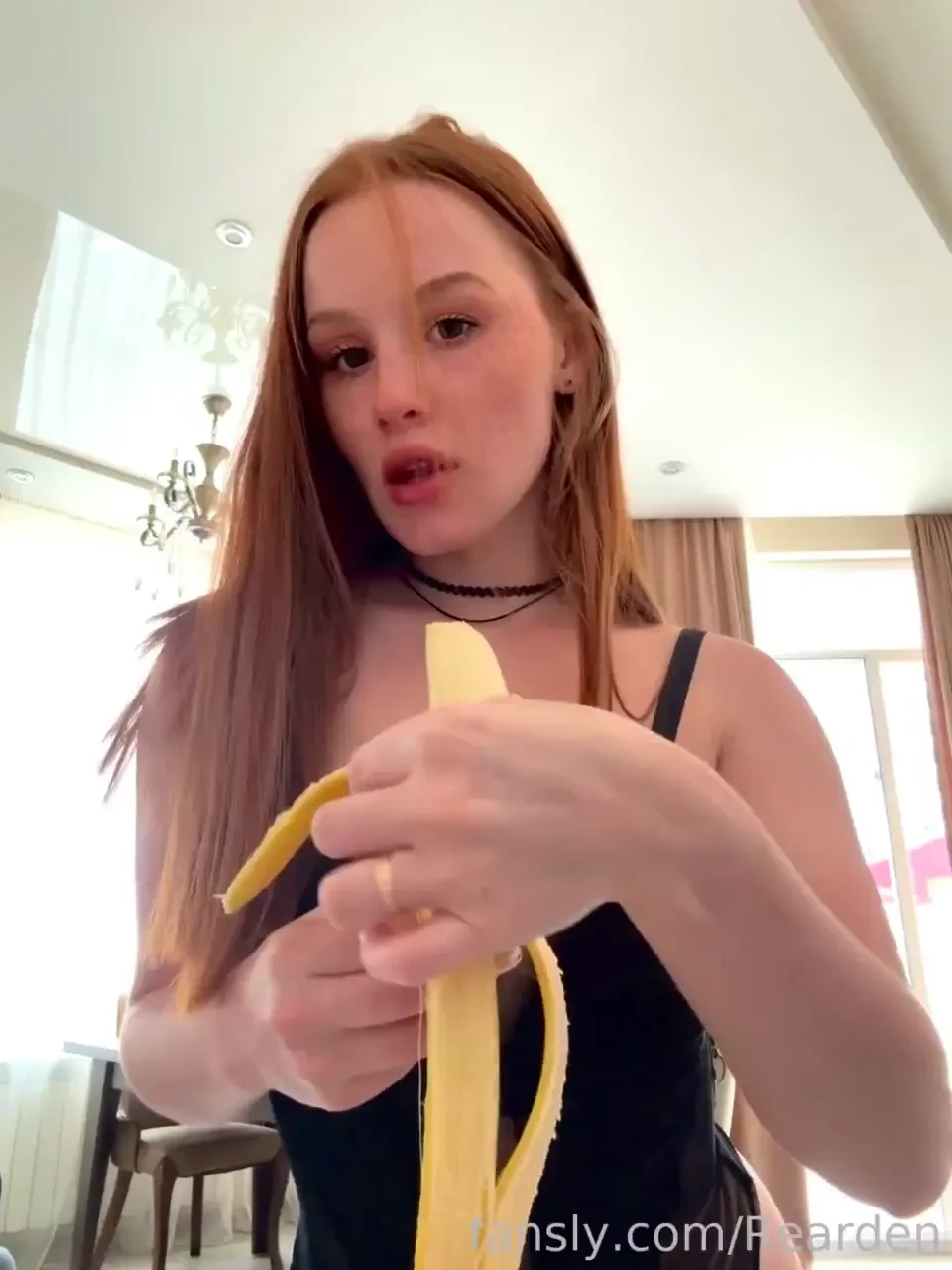 I eat a banana but i would like to eat your dick 