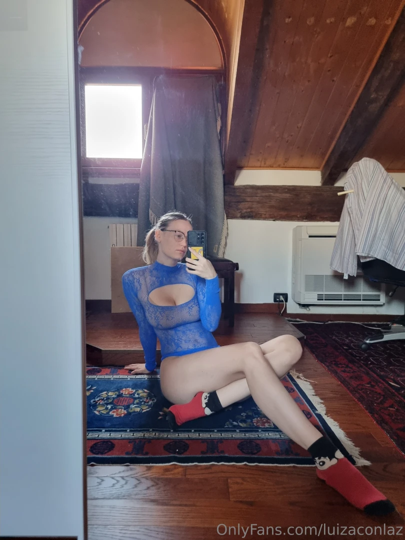 Mi spiace ho troppo freddo ai piedini per togliere i calzini se me li 