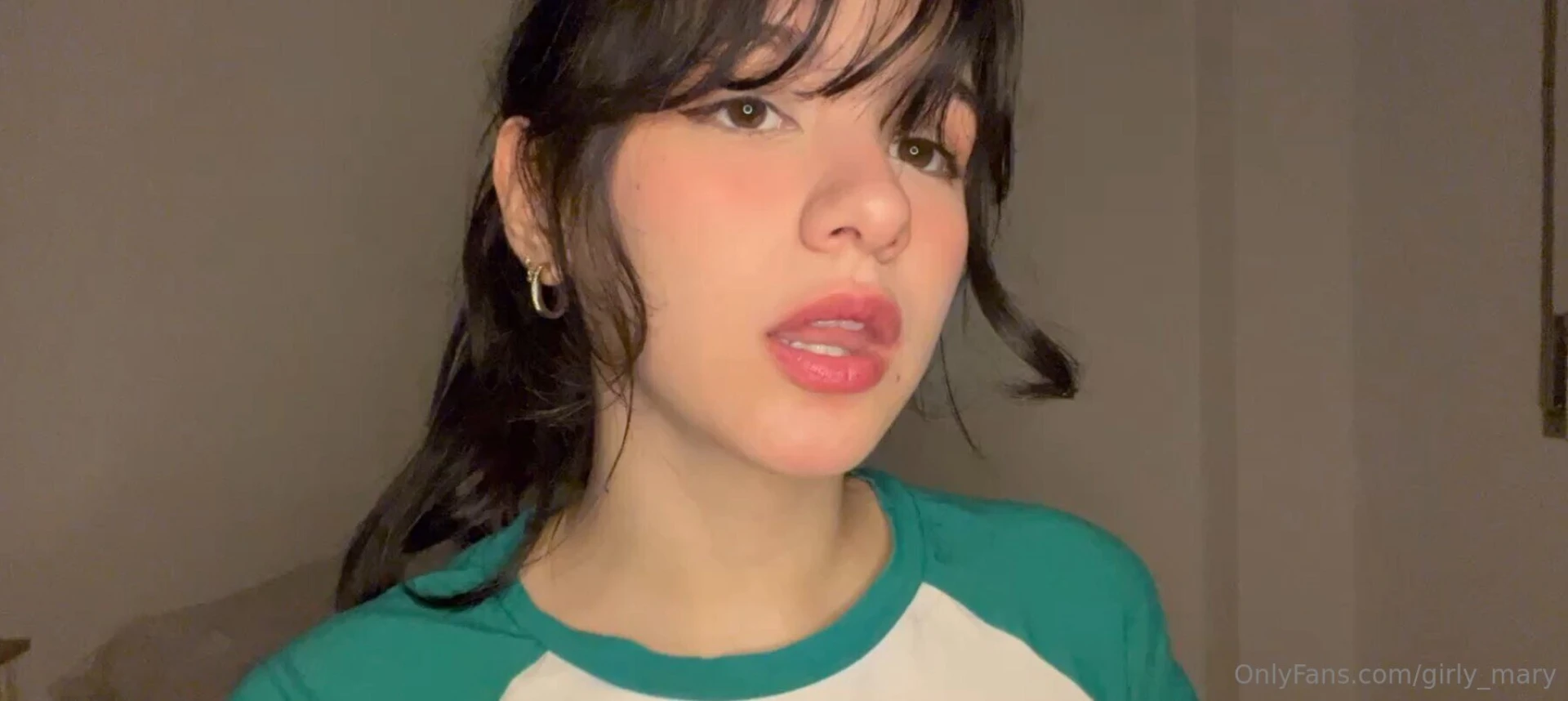 I m all you re ever going to want i m what you ve been searching for 