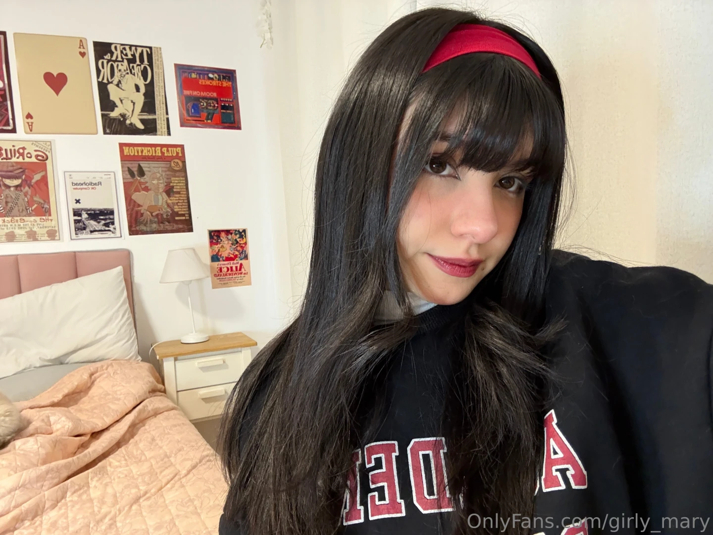 I want to be your everything come get lost in my world 