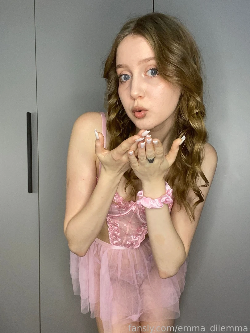 Feel like theres something weird going on with my closet behind me fyp 