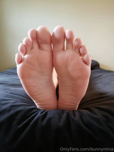 Time for part 1 of the 2-part feet pic extravaganza enjoy my toes my part 1