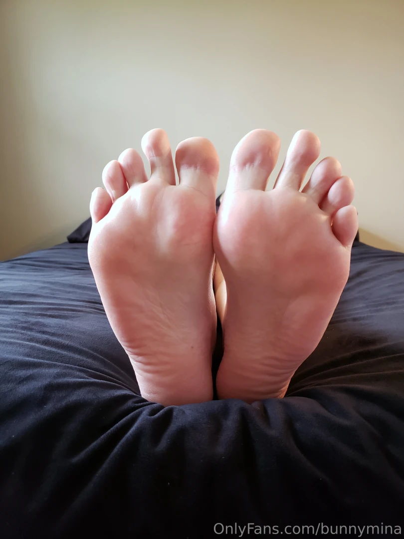 Time for part 1 of the 2-part feet pic extravaganza enjoy my toes my part 4 