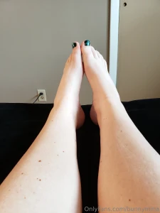 Time for part 1 of the 2-part feet pic extravaganza enjoy my toes my part 7