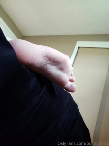 Time for part 1 of the 2-part feet pic extravaganza enjoy my toes my part 11