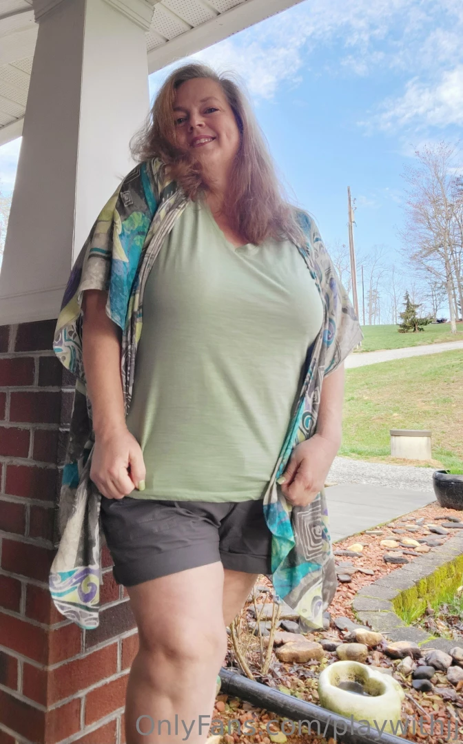 T-shirt and shorts would you approach me in public 