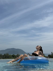 Some people say i read their minds but really i just know what you re