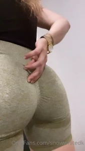 Its hot in denmark but your girl still have to workout