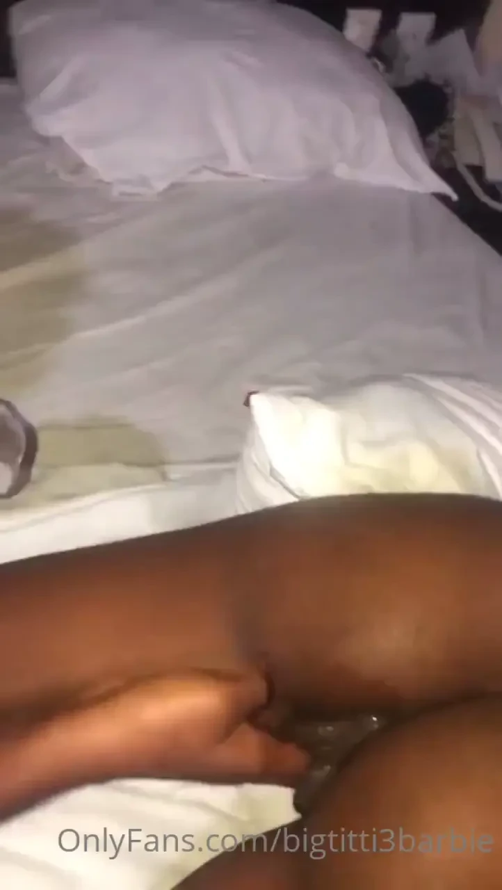 Papi would you massage my wet pussy as we get ready for our threesome 