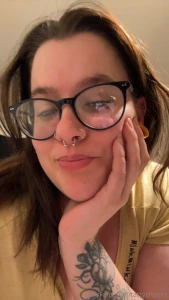 Kiss me or kiss my pussy