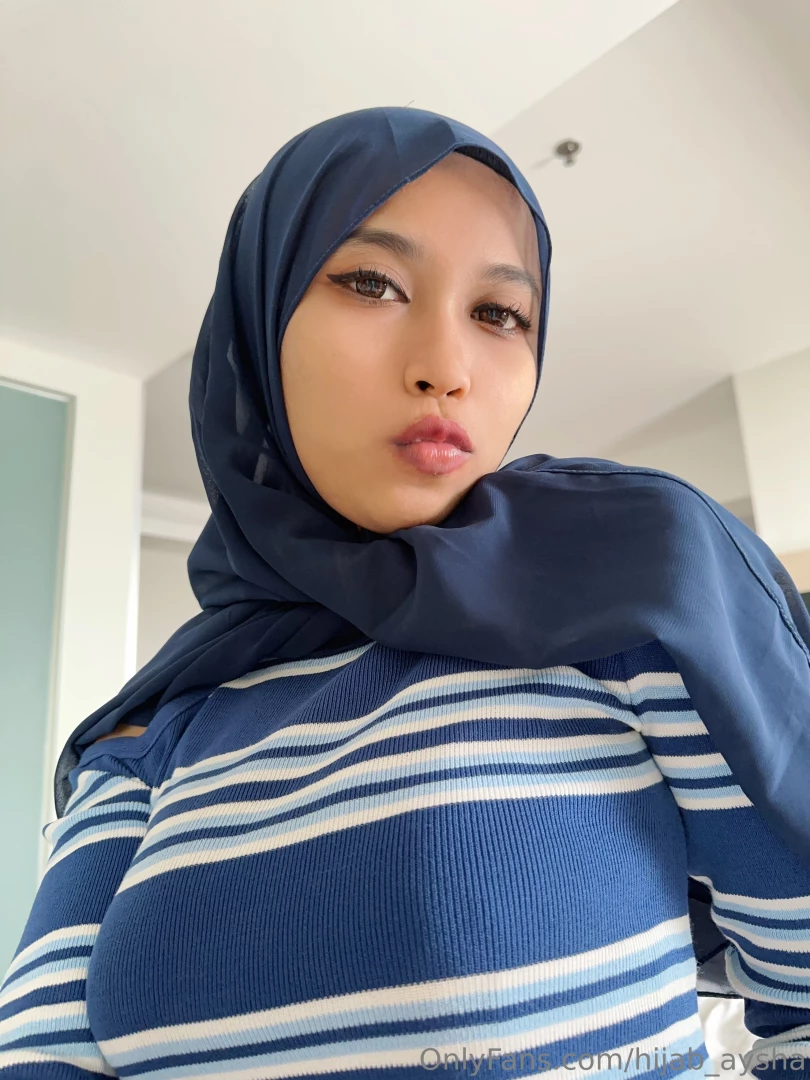 Can i give you a kiss on your other head 