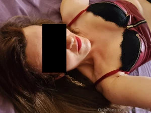 Un ensemble de lingerie qui s enl ve tr s facilement avec la bouche part 3