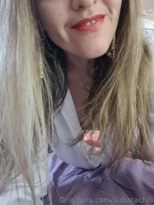 Cette tenue vous convient pour aller au taff demain je me pose des