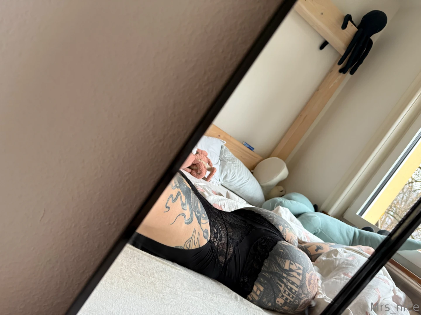 First selfies from the new home and fun fact i own this piece of part 4 