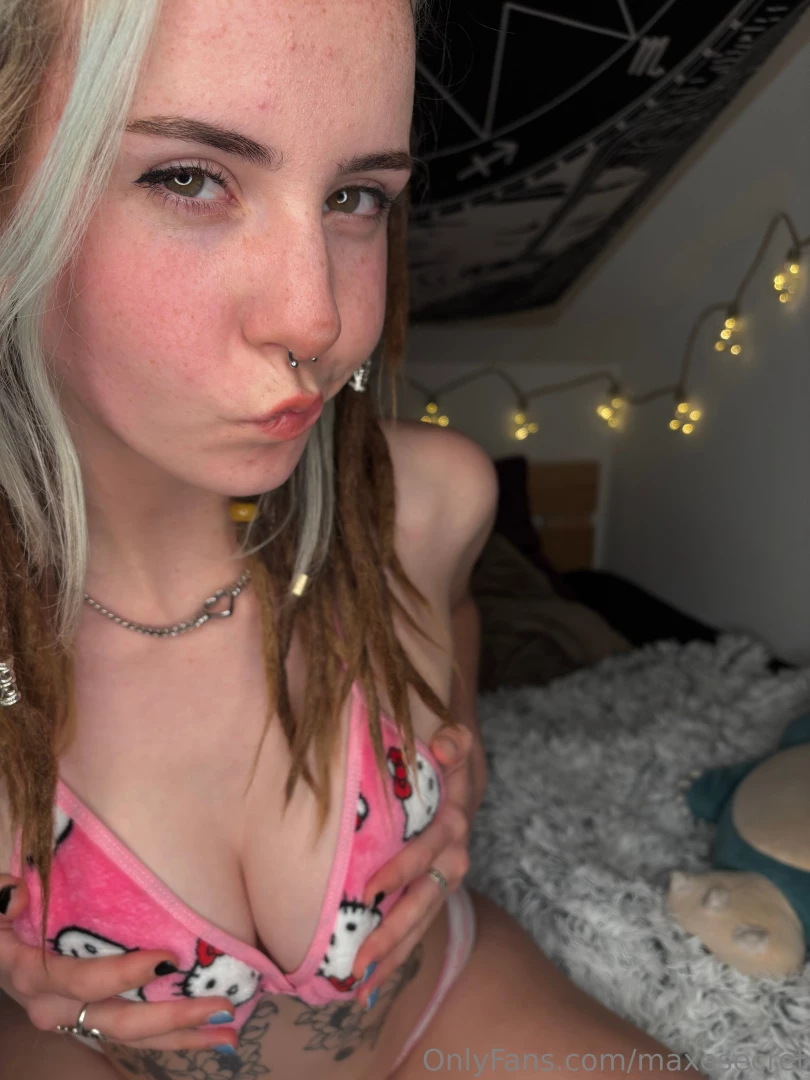 How i m looking at the screen waiting for your text 