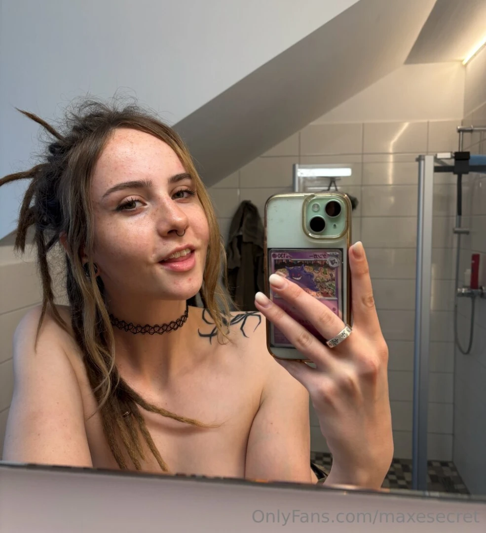 Picture of me getting ready so you can adore me for the rest of the 