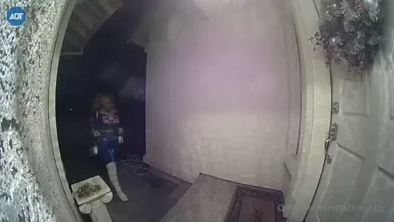 How i dressed to go to the grocery store 