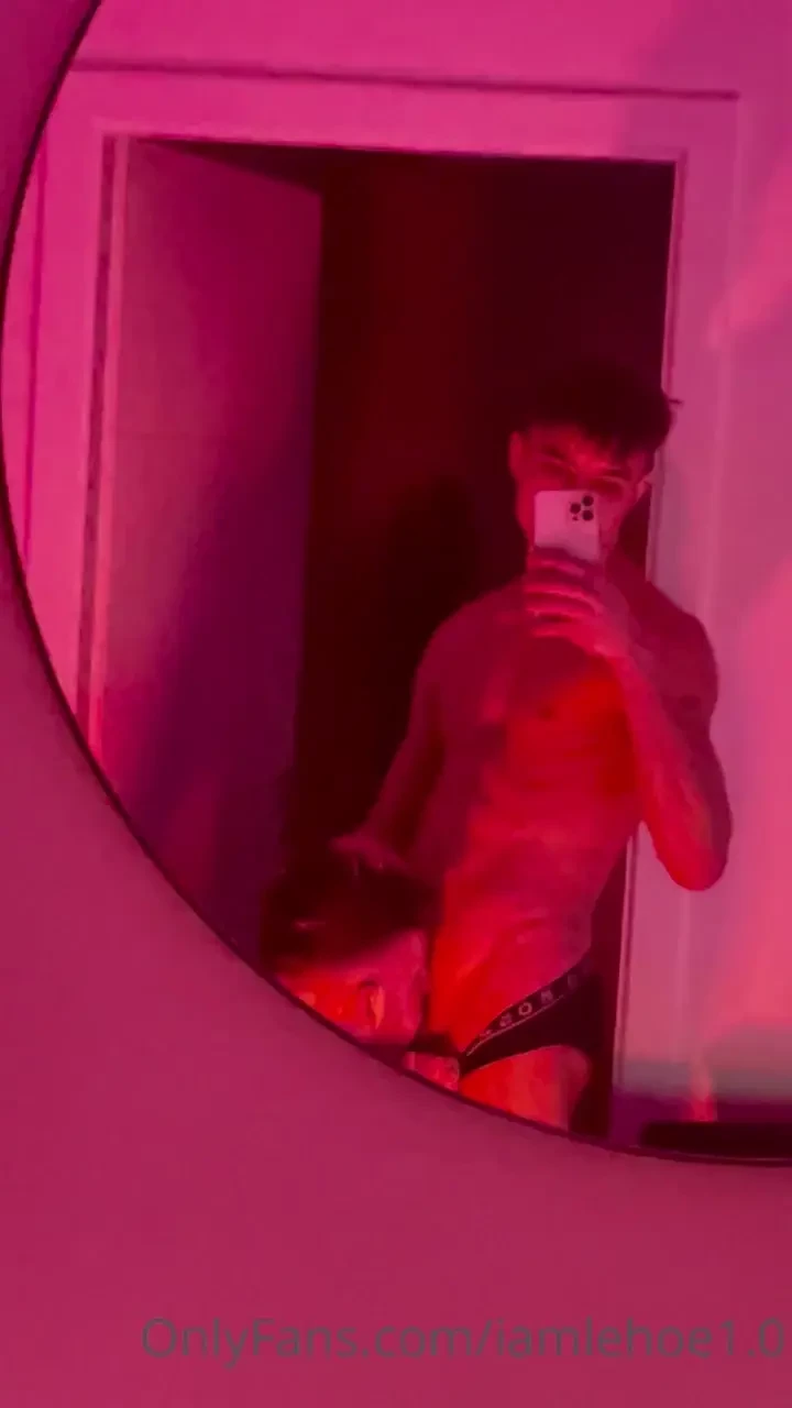 Arnoboy a la bouche pleine dm pour avoir la version compl te 