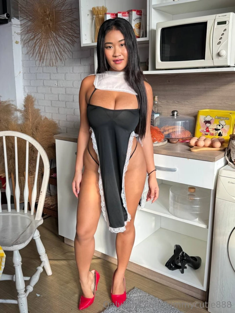 Wanna help me misbehave tonight 