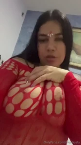 Que opinas de este video enviame un audio calificando mis tetas