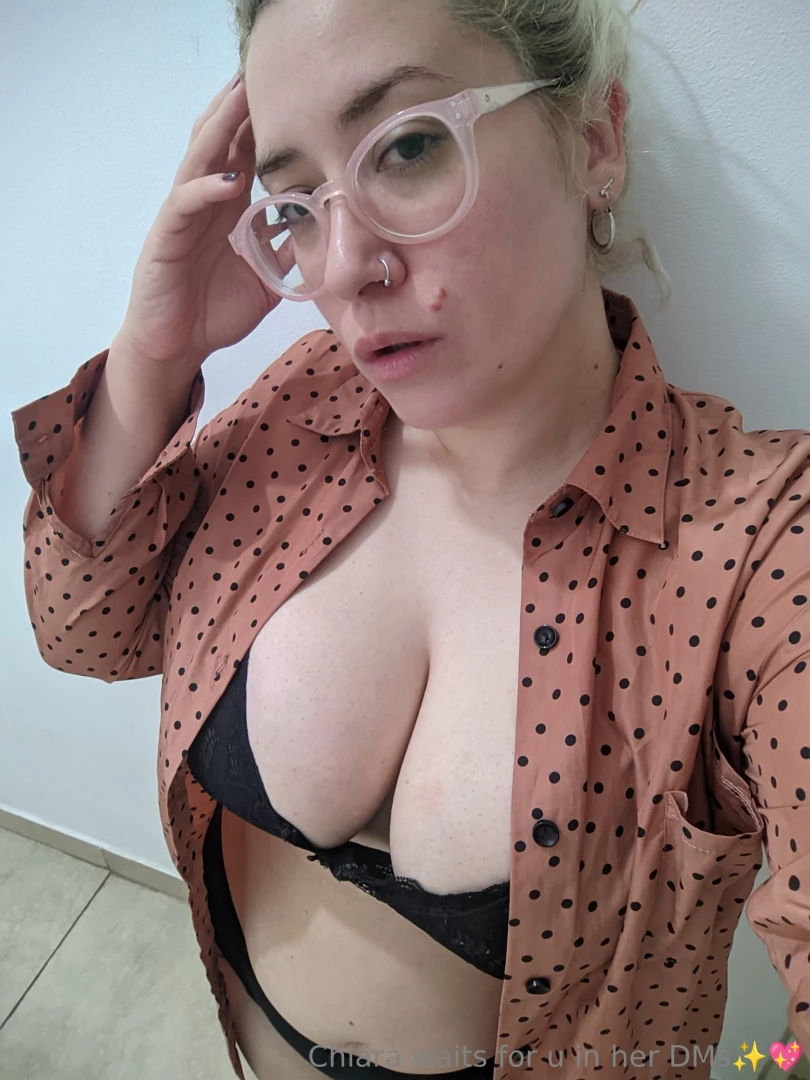 Pov your coworker is so horny for you and she just unbuttoned her 