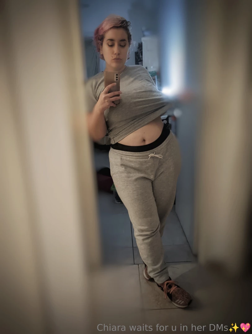 How cute is my bellybutton 