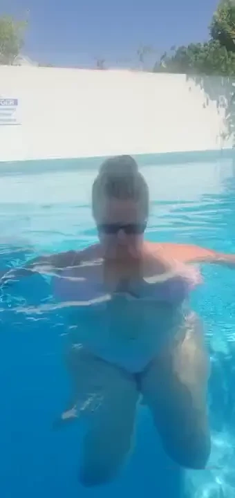 Loving the pool in townsville i fly home early tomorrow morning 