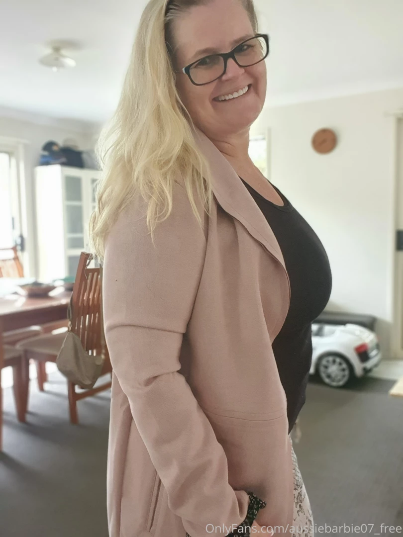Heading out to lunch with a friend have a brilliant day babe xx 