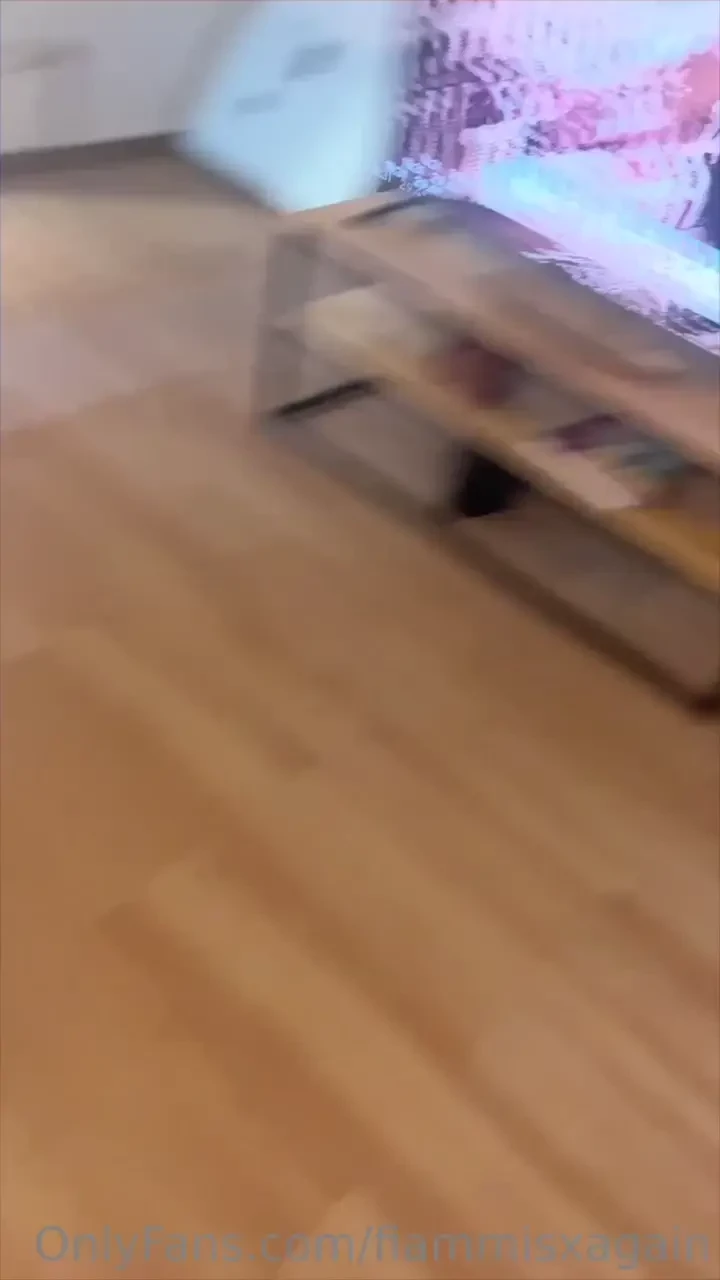 Holu amores hoy cen una pizza con un saborcito muy raro pero igual me 