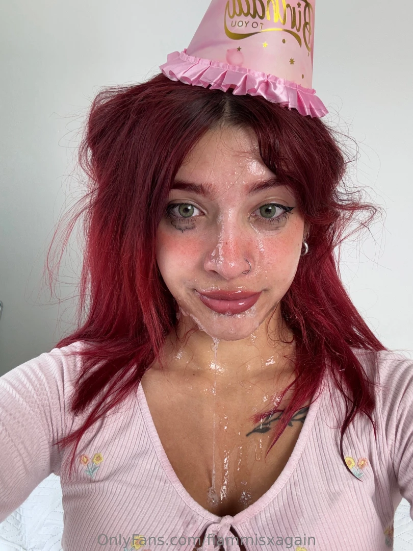 Feliz cum-plea os a mi sopl una velita muy grande y me comi mi tortita part 1 