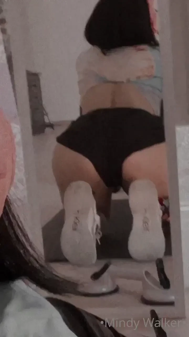 Deber a aprender a bailar para el nuevo disco de bad bunny lol 