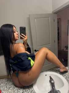 Lemme take pics in ur work shirt