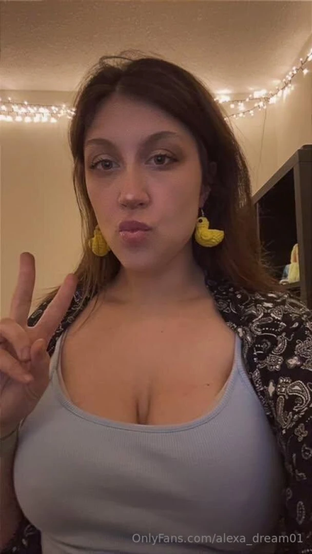 Merry christmas i added a cumming dildo and some cum lube to my 