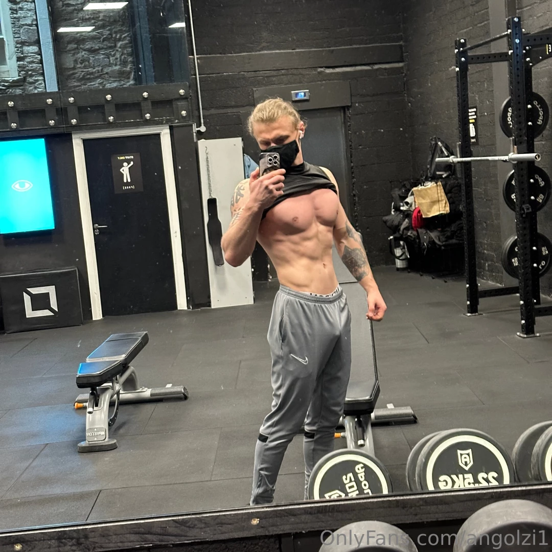 Quick photo after a hard set 