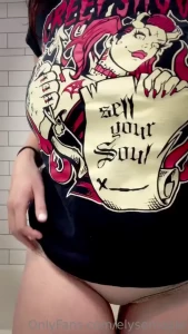 Get ready to shower with me follow my vip page for the rest