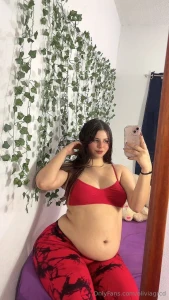 You don t scroll past a girl like me fluffy funny and full of