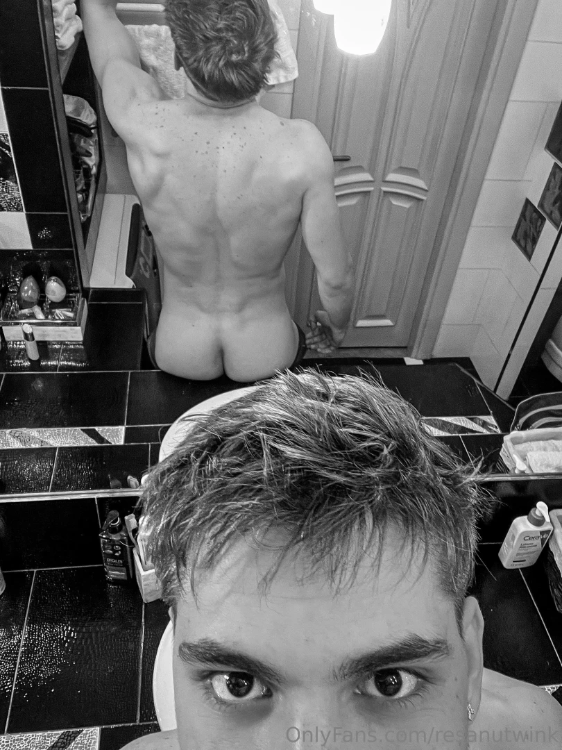 Can you join me in the bathroom 