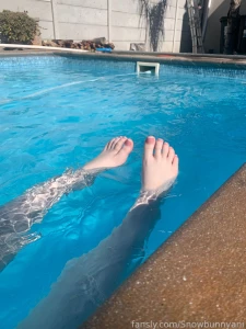 Just got my tootsies done and went for a swim even the feet haters are part 1