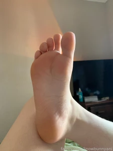 Where are all my feet freaks also pls dont judge my leg hair im part 1