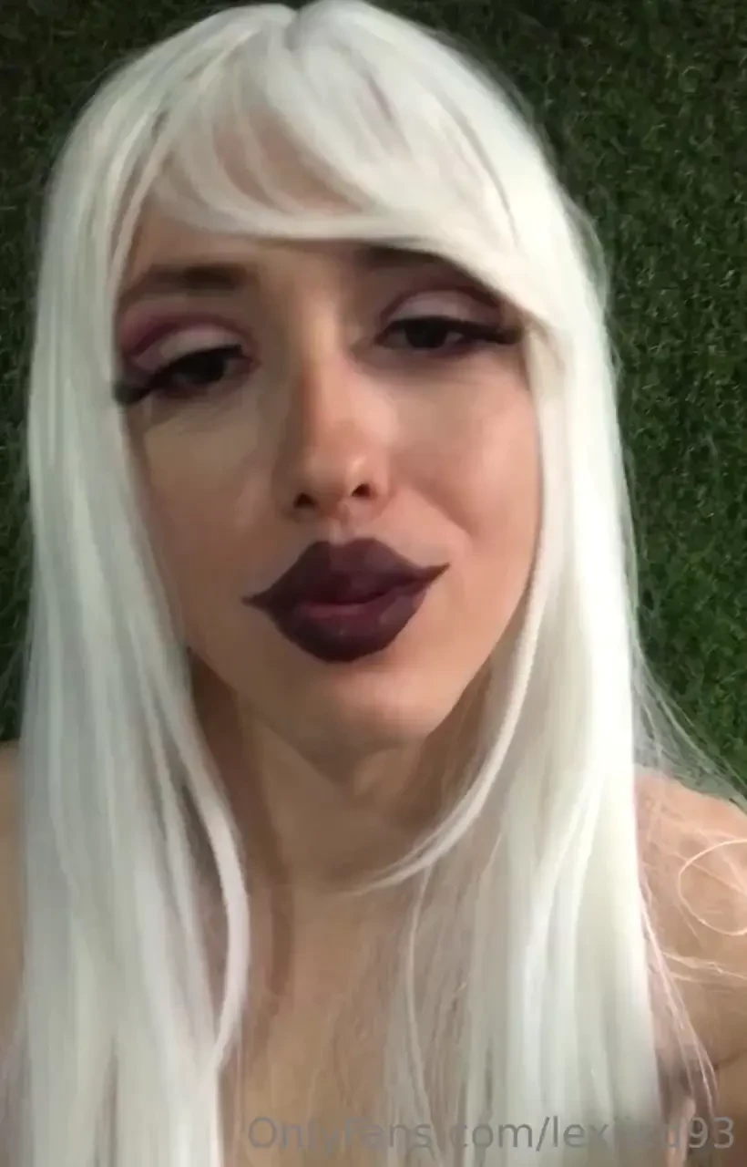 Feeling sooo cute after my makeover thankyouu princessmewniko 