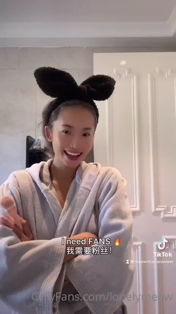 I need you all please follow me also on my tiktok meowmiameowww 