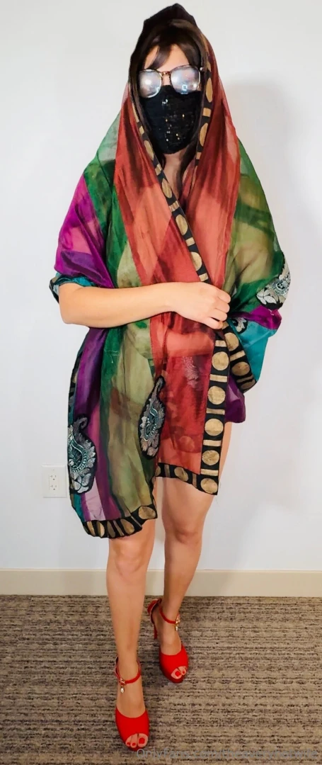 You want to see your bhabi with dupatta on or off 