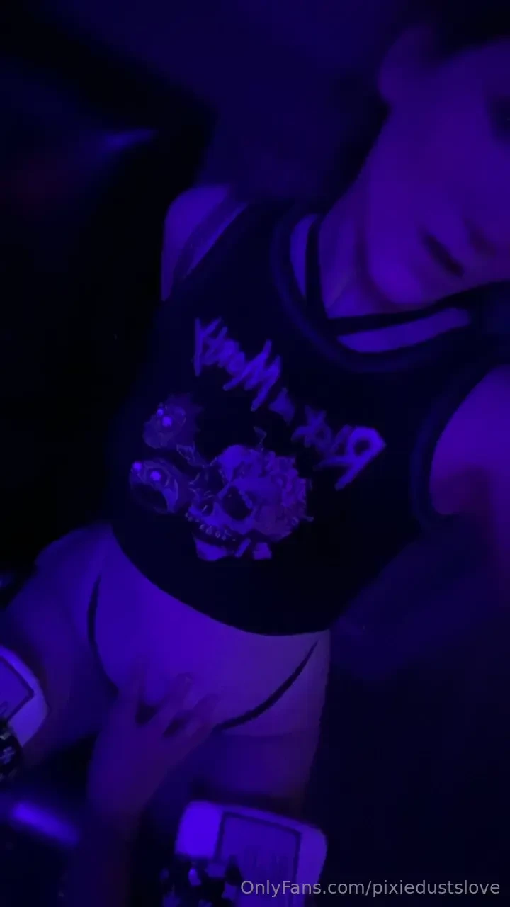 Can t keep her hands off me 