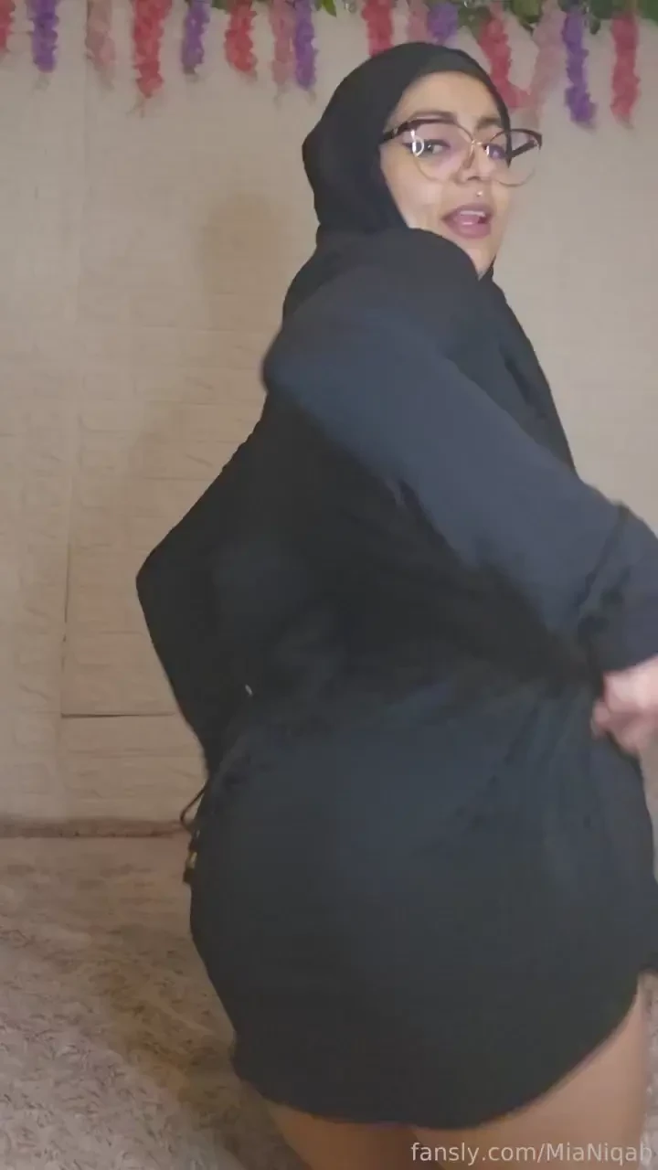 Sucking my feet and anal dildo mianiqab arab muslim hijab anal dildo 