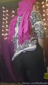 Striptease and fuck massive 16 5 inches bbc dildo mianiqab arab niqab