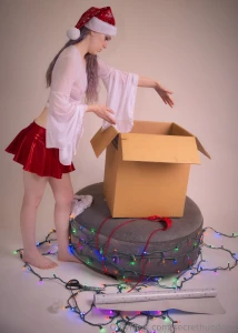 Wrapping this present took awhile but it was fun hope you like it part 21